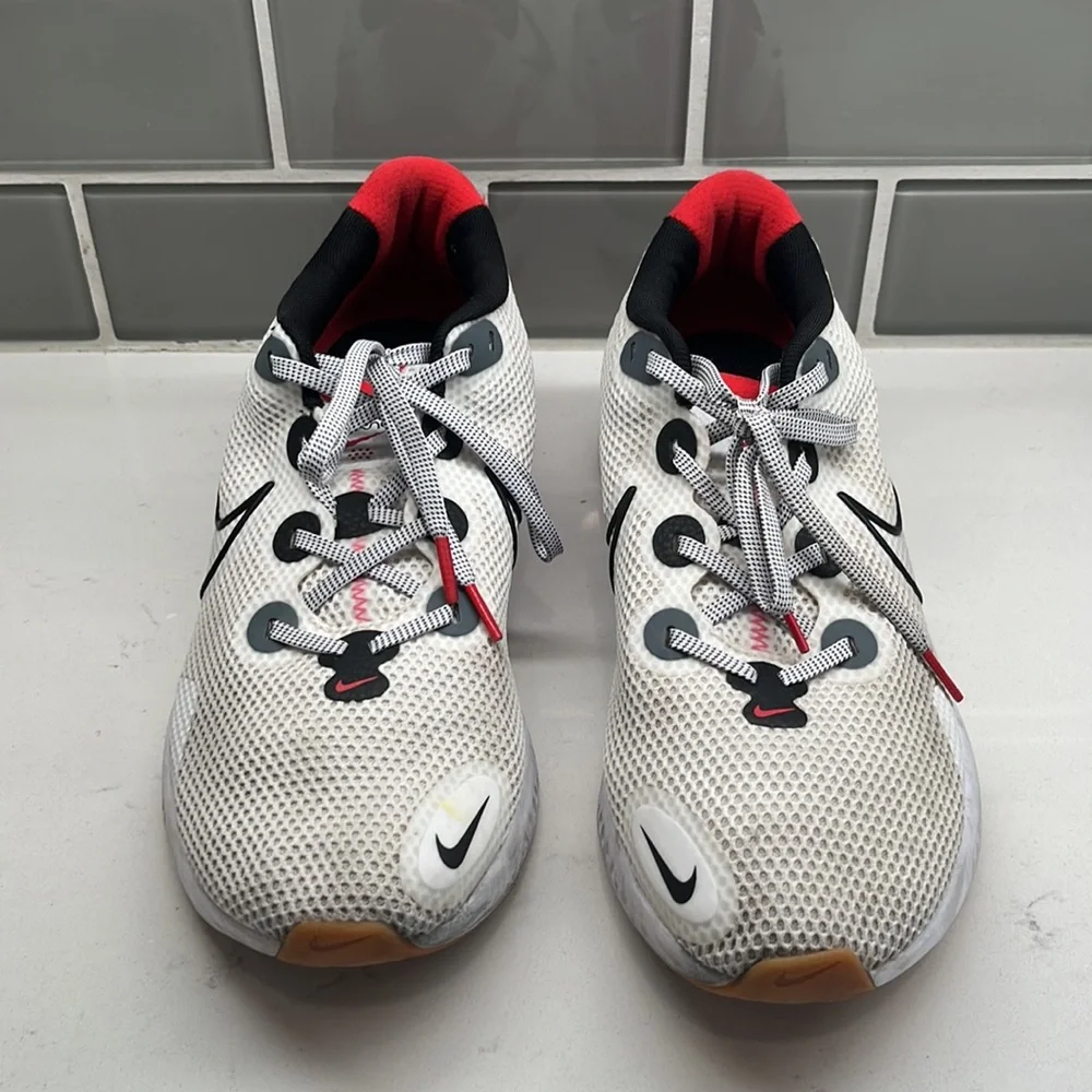 Nike Renew Run Men's‎ Size 11.5 Running Shoes Black White Red Gum CW5231-100